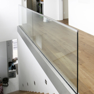 Absturzsicherung aus Glas, Geländer aus Glas, Ausführung: Glasmalerei Sattler