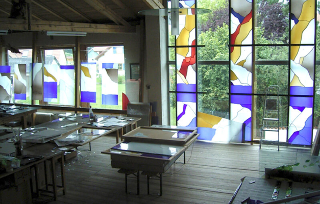 Glasmalerei Sattler - Fenstergestaltung vorm Einbau, Blick ins Atelier