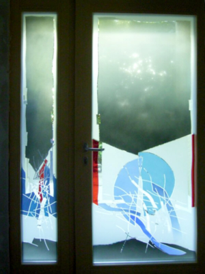 Haustürgestaltung auf Isolierglas, Glasmalerei mit Sandmattierungen, Entwurf: Diether F. Domes, Ausführung: Glasmalerei Sattler