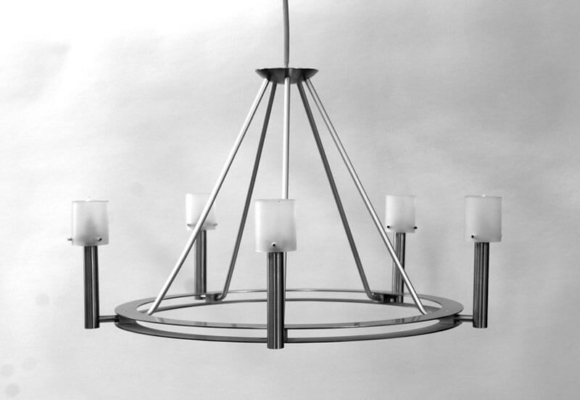 Glasmalerei Sattler - Moderne Leuchte aus Glas, schlichte Eleganz, runde Form mit fünf Lichtquellen, zeitlos Glasmalerei Sattler - Moderne Leuchte aus Glas, schlichte Eleganz, runde Form mit fünf Lichtquellen, zeitlos